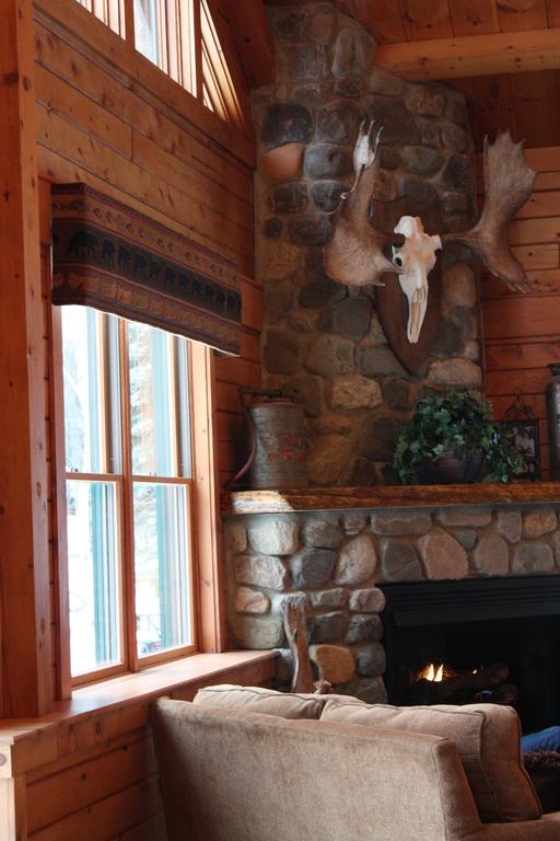 Lake Parlin Lodge & Cabins West Forks Exterior photo