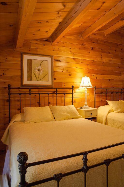 Lake Parlin Lodge & Cabins West Forks Room photo
