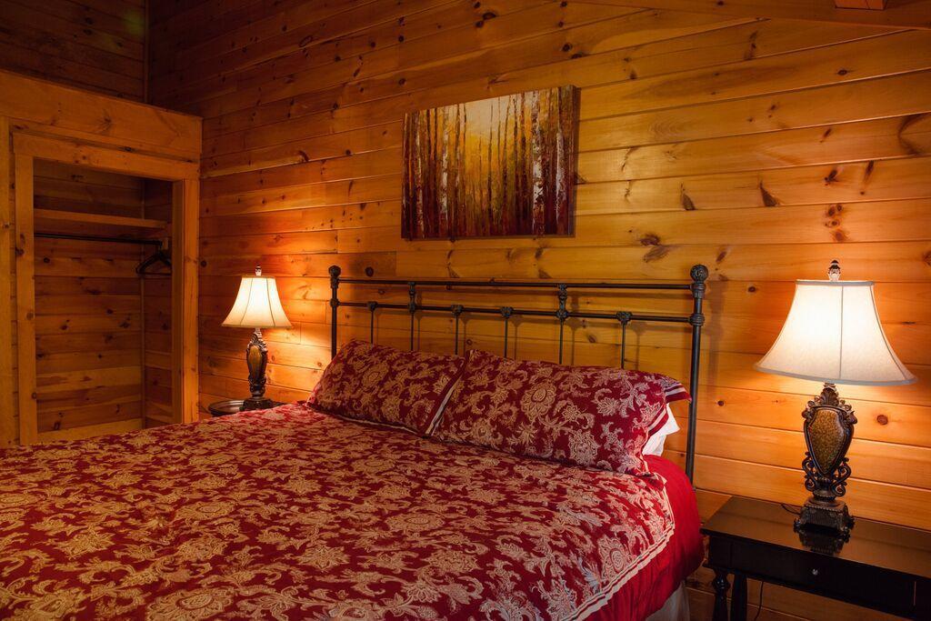 Lake Parlin Lodge & Cabins West Forks Room photo