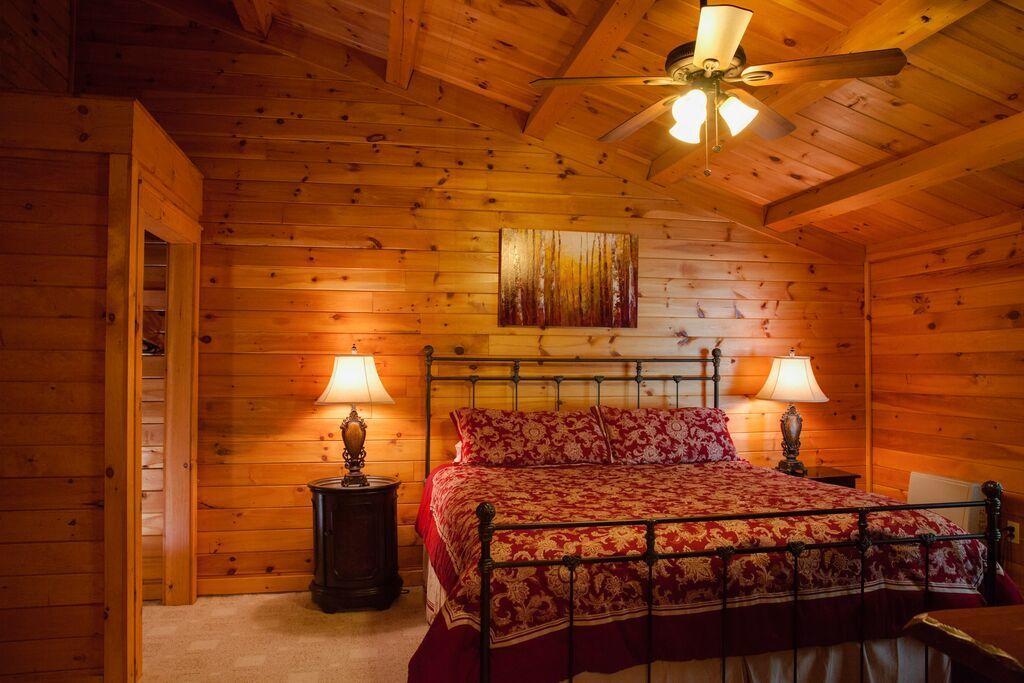 Lake Parlin Lodge & Cabins West Forks Room photo