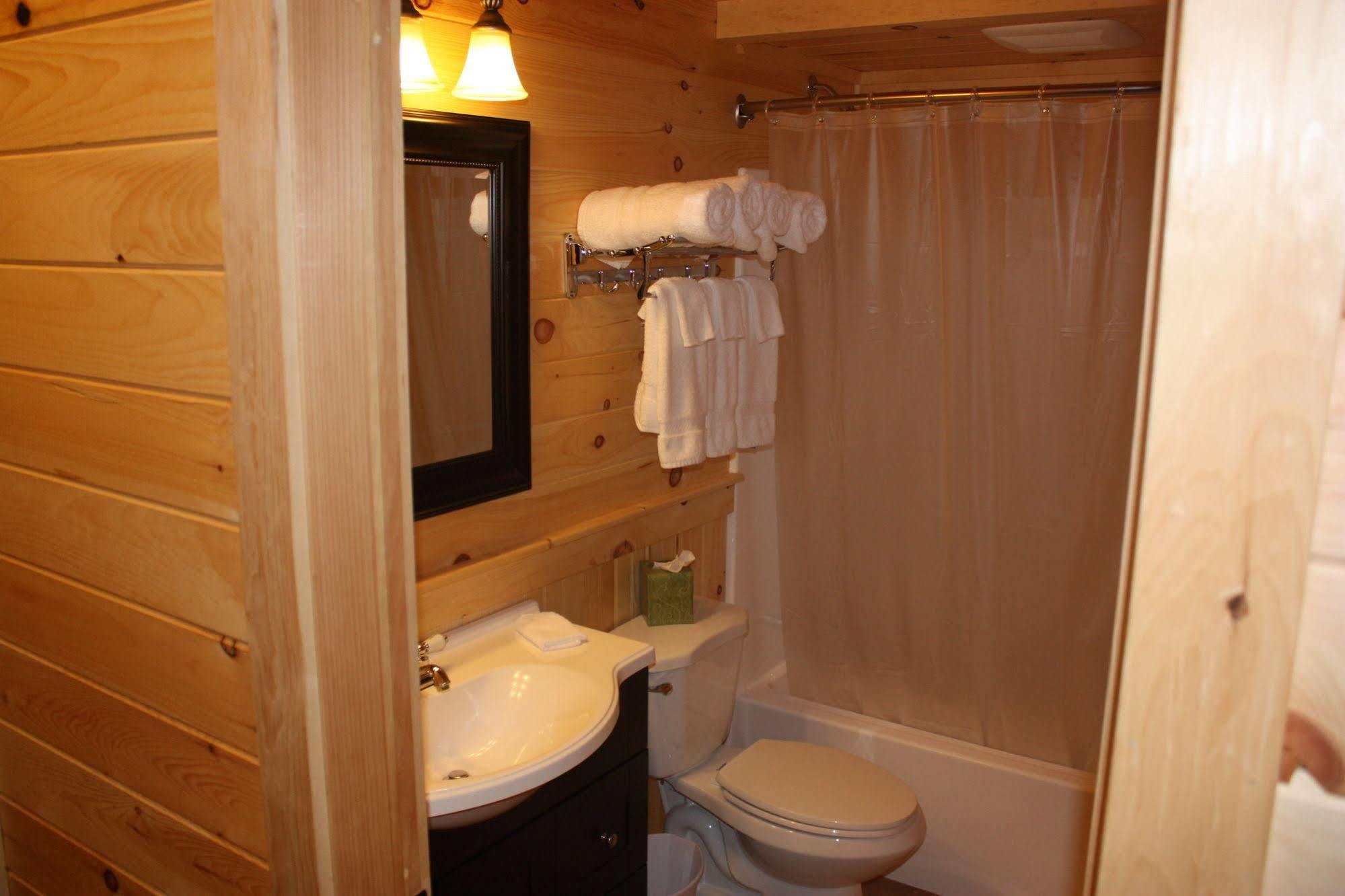 Lake Parlin Lodge & Cabins West Forks Exterior photo