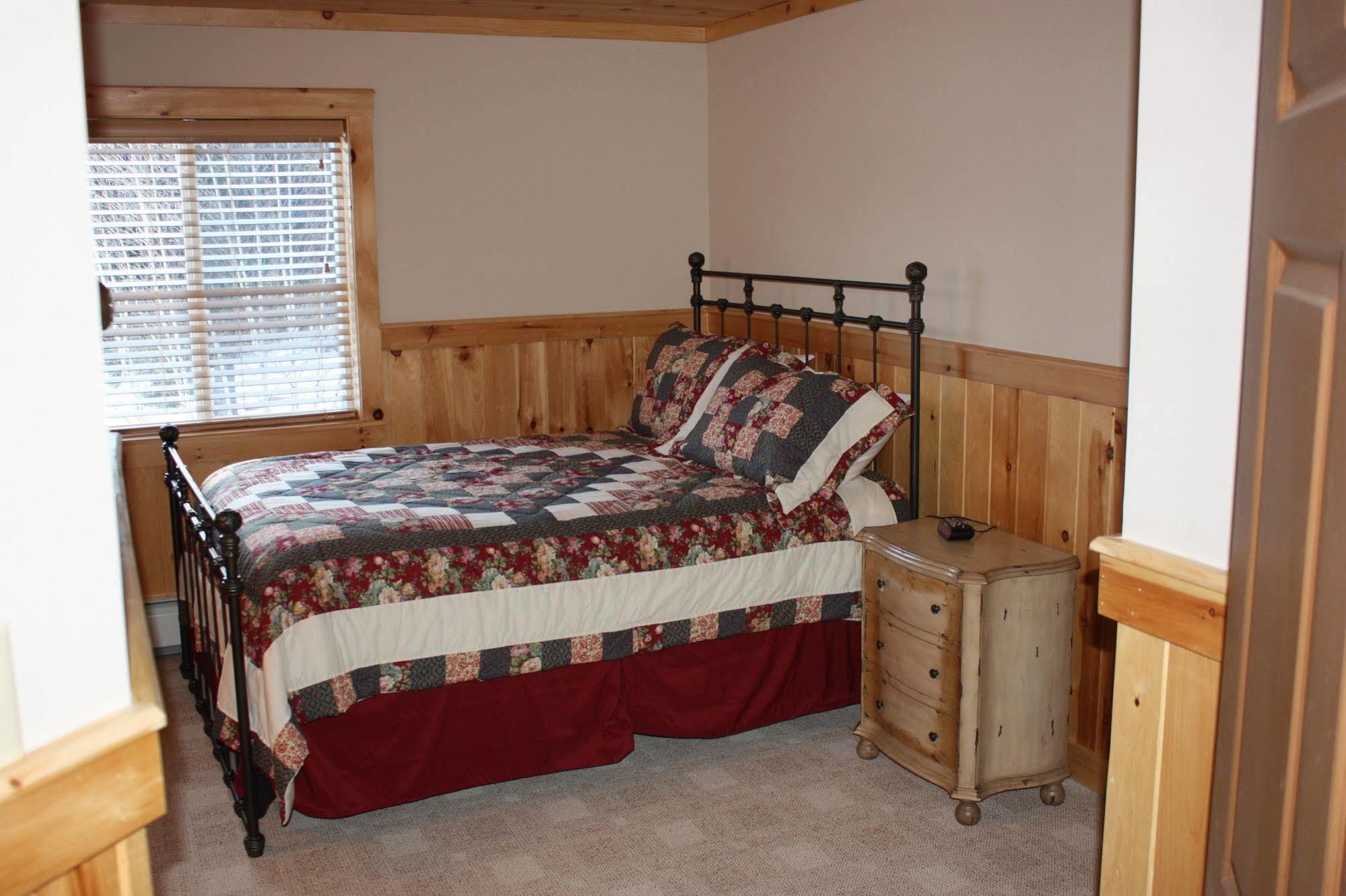 Lake Parlin Lodge & Cabins West Forks Exterior photo