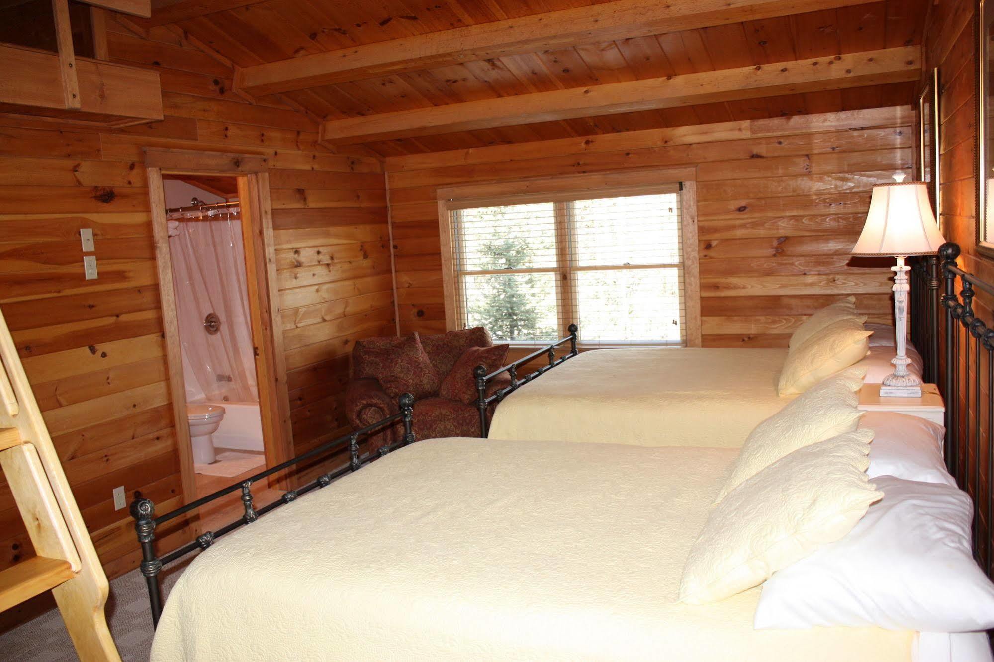 Lake Parlin Lodge & Cabins West Forks Exterior photo