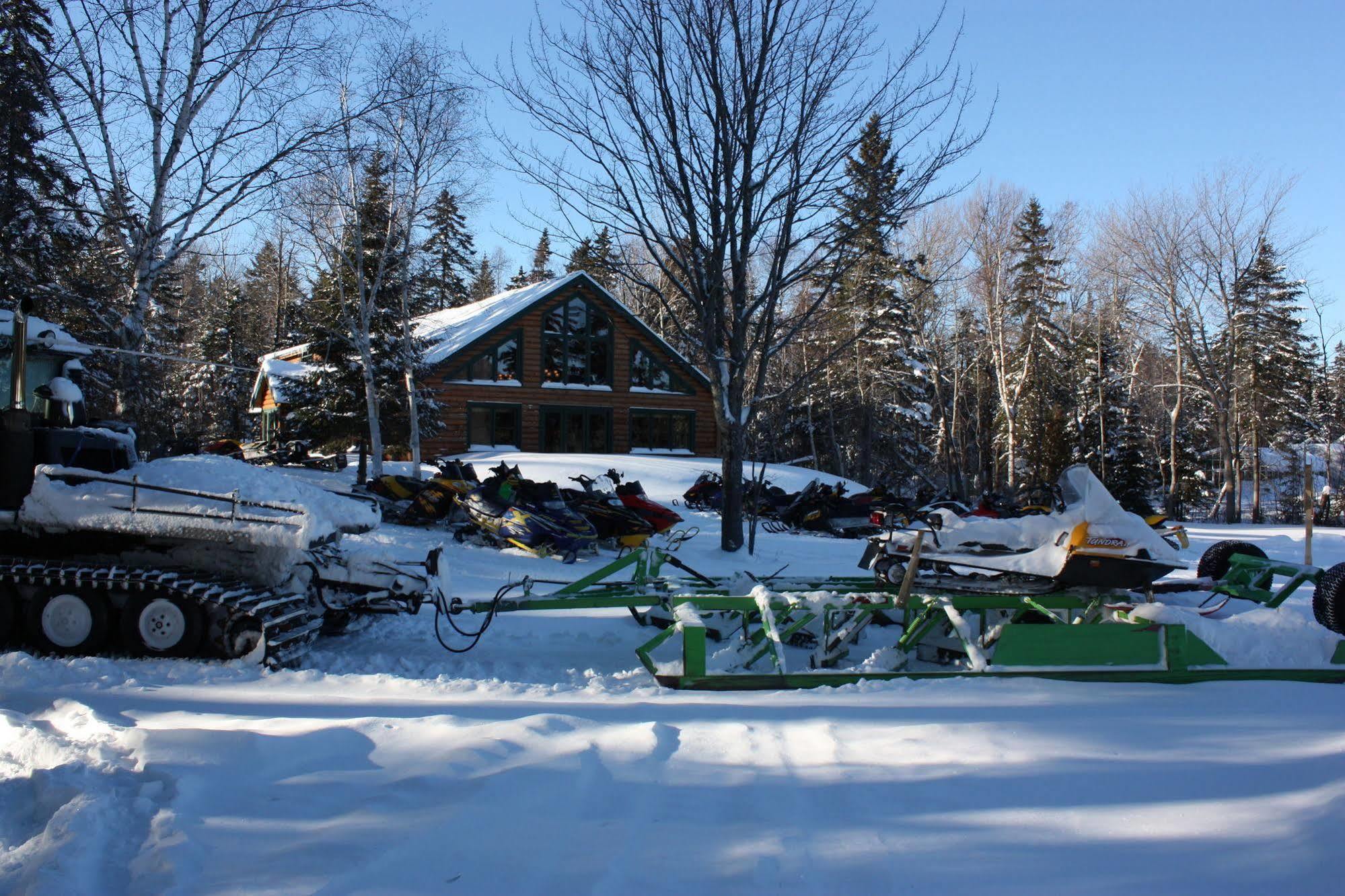Lake Parlin Lodge & Cabins West Forks Exterior photo